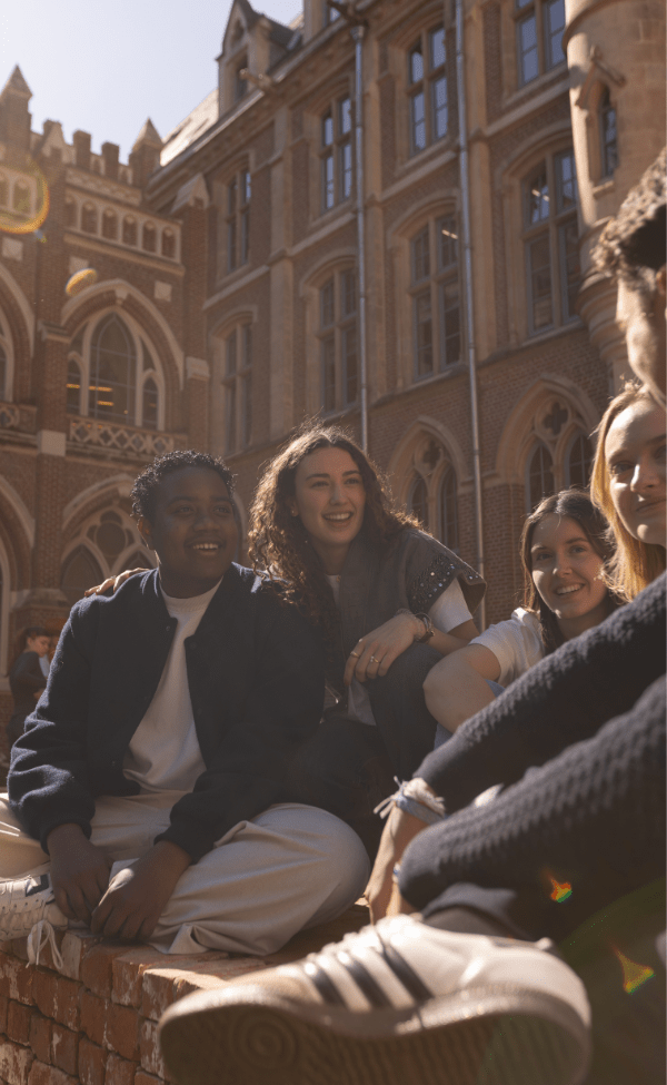 ESTICE - Notre école - Notre projet - Une école à taille humaine au sein d_une grande université